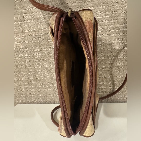 Vintage Liz Claiborne Floral Crossbody Bag with Brown Accents - Picture 5 of 6